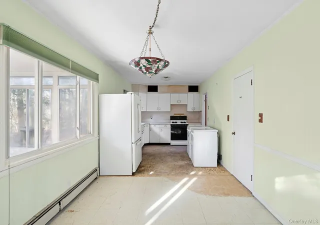 Photo 3 of Sale Pending at 37 Cedar Dr, East Hampton, NY 11937 | MLS# 950455 | Listing updated on 2026-01-31