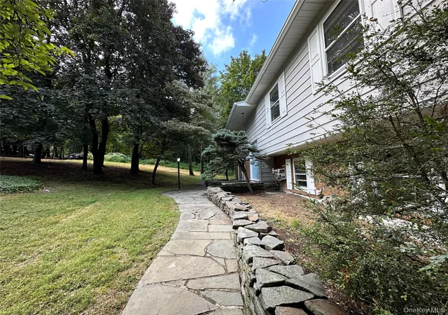 Photo 2 of Sale Pending at 43 Points Of View, Warwick (town), NY 10990 | MLS# 950475 | Listing updated on 2026-09-17