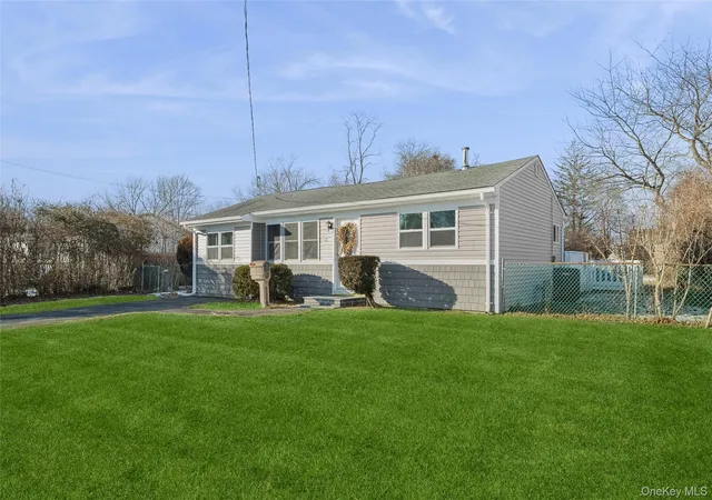 2nd image of 31 21 Ave, Bay Shore, NY 11706 | MLS# 950674