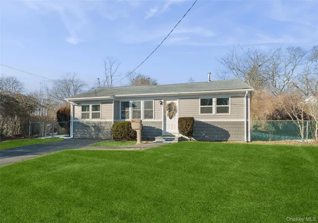 1st image of 31 21 Ave, Bay Shore, NY 11706 | MLS# 950674