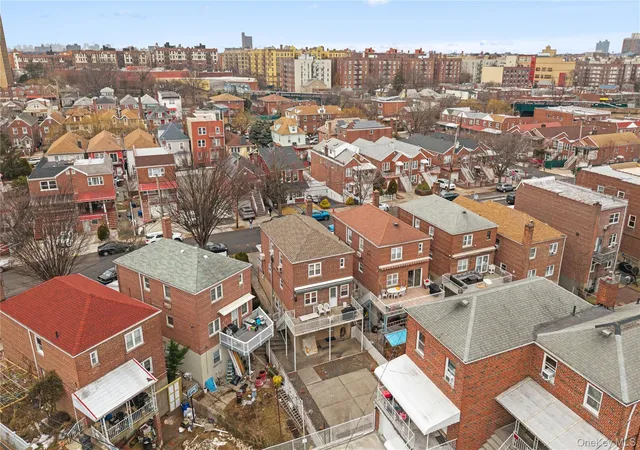 Listing Photo 5 - Condo for sale in building located at 2004 Bogart Ave, Bronx, NY 10462
