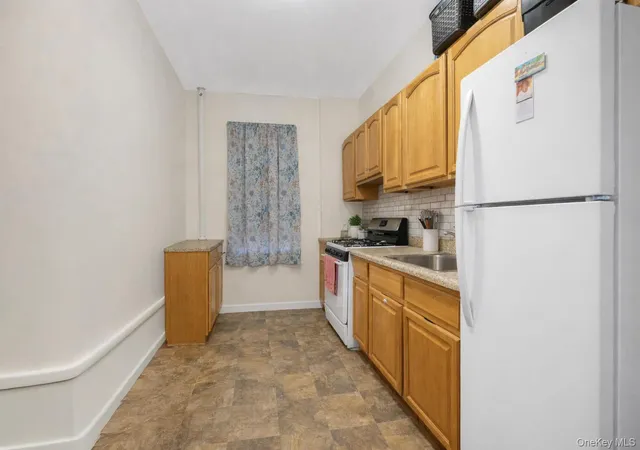 Listing Photo 4 - Condo for sale in building located at 2445 Southern Blvd, Bronx, NY 10458