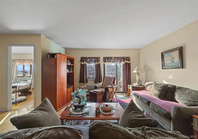 Photo 2 of Condo for sale at 1600 Parkview Ave #7C, New York, NY 10461 | MLS# 950998 | Listing updated on 2026-08-23