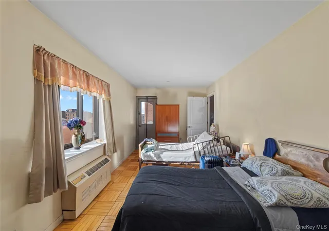 Listing Photo 5 - Condo for sale in building located at 1600 Parkview Ave, New York, NY 10461 - Unit #7C