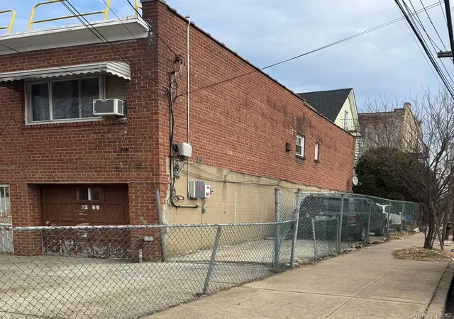 Photo 2 of Sale Pending at 3800 Bronxwood Ave, Bronx, NY 10469 | MLS# 951277 | Listing updated on 2026-07-15