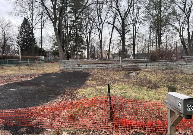 Photo 1 of Sale Pending at 22 Tomahawk Dr, White Plains, NY 10603 | MLS# 951352 | Listing updated on 2026-03-06