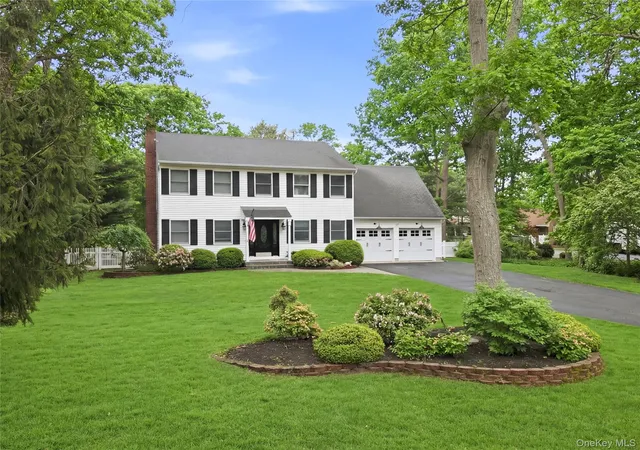 1st image of 3 Hampton Dr, Center Moriches, NY 11934 | MLS# 951458