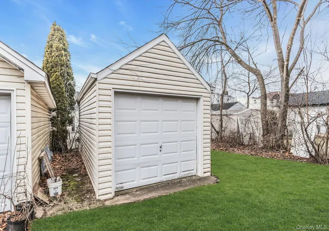 4th image of 949 N 7Th St, New Hyde Park, NY 11040 | MLS# 951487