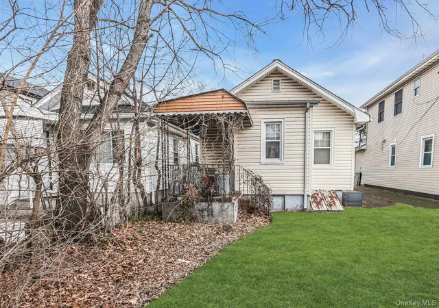 5th image of 949 N 7Th St, New Hyde Park, NY 11040 | MLS# 951487