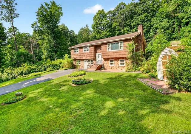 2nd image of 237 Old Church Rd, Putnam Valley, NY 10579 | MLS# 951573
