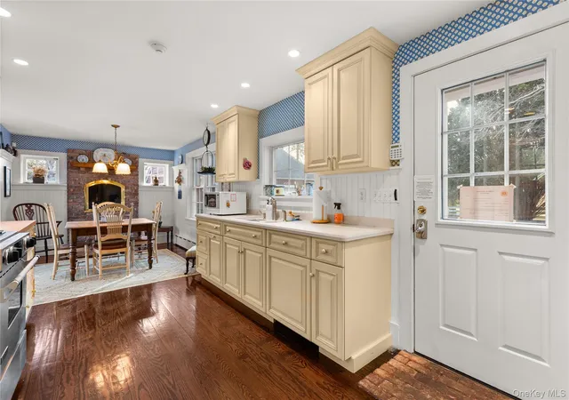 Photo 4 of Single family home for sale at 3500 Pine Neck Rd, Southold, NY 11971 | MLS# 951805 | Listing updated on 2026-10-04