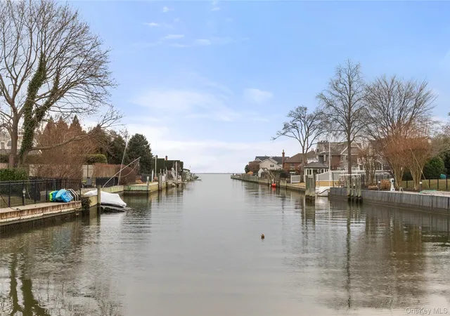 2nd image of 66 Davison Ln E, West Islip, NY 11795 | MLS# 951850