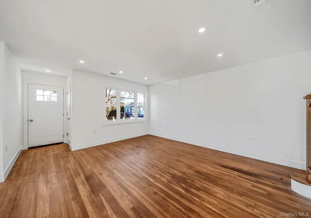 Homes for sale in North Hempstead, NY | 8 Rockaway Ave, North Hempstead, NY 11590 | MLS# 951941