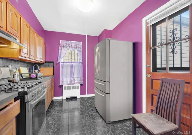 Photo 3 of Single family home for sale at 4810 Osgood St, Bronx, NY 10470 | MLS# 951970 | Listing updated on 2026-07-23