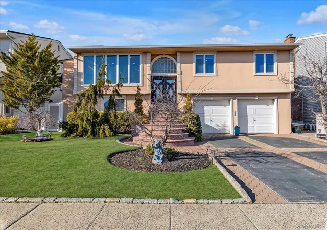 Photo 1 of Sale Pending at 909 Gerry Ave, Lido Beach, NY 11561 | MLS# 952073 | Listing updated on 2026-08-22