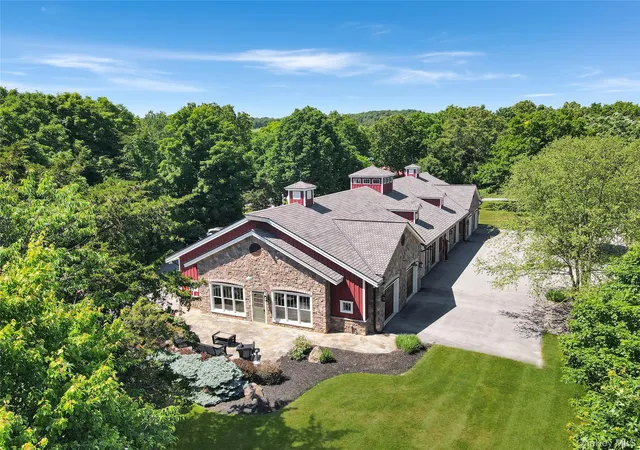 Photo 4 of Single family home for sale at 1963 Salt Point Turnpike, Salt Point, NY 12578 | MLS# 952077 | Listing updated on 2026-06-13