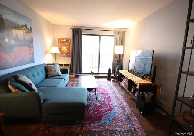Homes for sale in Mount Kisco, NY | 200 Diplomat Dr #6P, Mount Kisco, NY 10549 | MLS# 952336
