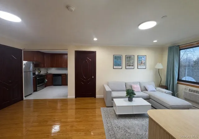 Photo 3 of Sale Pending at 7548 Parsons Blvd #2A, New York, NY 11366 | MLS# 952356 | Listing updated on 2026-09-04