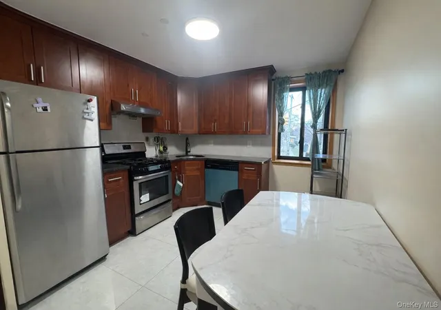Listing Photo 4 - Condo for sale in building located at 7548 Parsons Blvd, New York, NY 11366 - Unit #2A