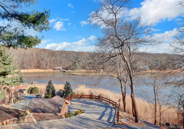3rd image of 2 Riverview Ter, Smithtown, NY 11787 | MLS# 952372
