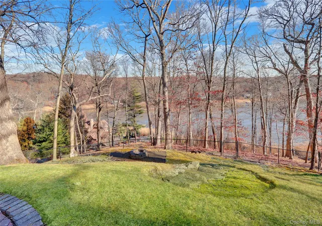 48th image of 2 Riverview Ter, Smithtown, NY 11787 | MLS# 952372