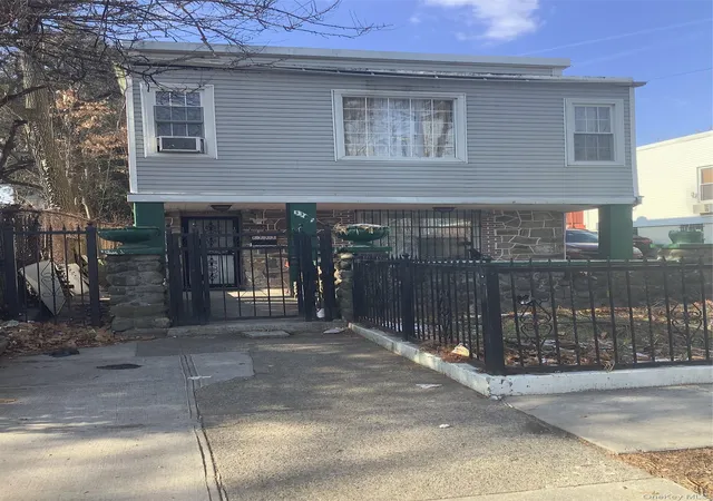 Photo 2 of Multi family home for sale at 3305 Bronxwood Ave, Bronx, NY 10469 | MLS# 952392 | Listing updated on 2026-04-17