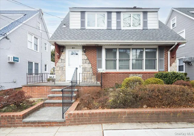 Photo 2 of Sale Pending at 21 Cornell St, Williston Park, NY 11596 | MLS# 952506 | Listing updated on 2026-06-23