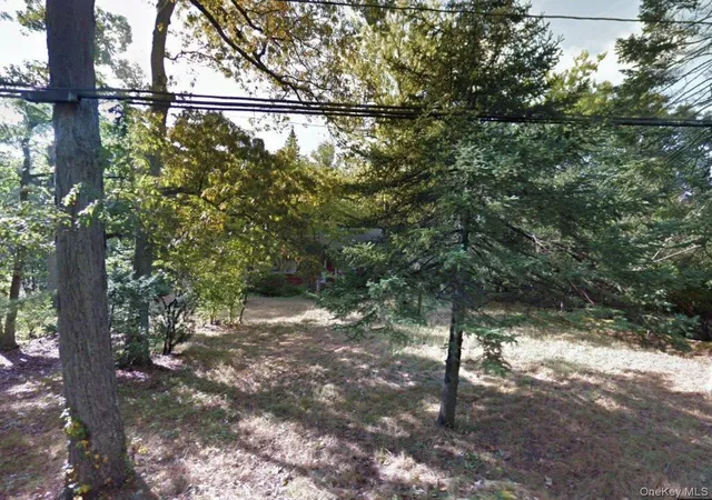 Photo 1 of Sale Pending at 48 Ormond St, Dix Hills, NY 11746 | MLS# 952692 | Listing updated on 2026-02-01
