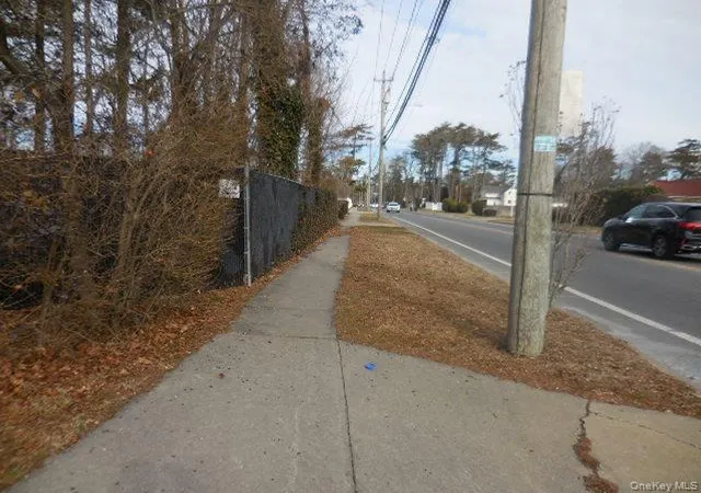 2nd image of 20 Washington Ave, Islip, NY 11717 | MLS# 952842