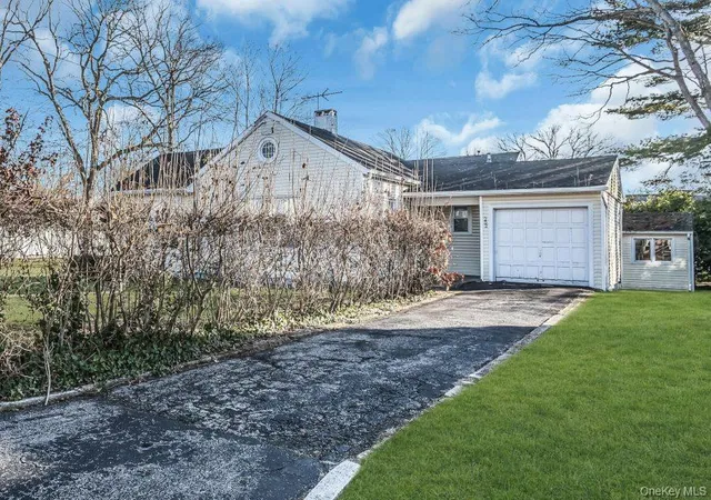 1st image of 252 Toronto Ave, Oyster Bay, NY 11758 | MLS# 952875