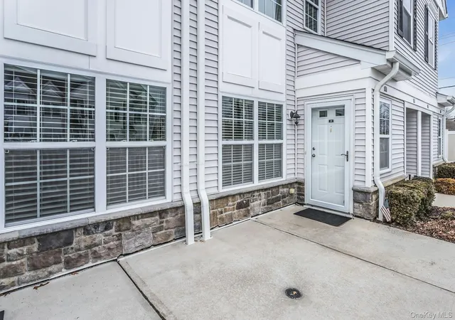 3rd image of 28 Spring Dr, Hempstead, NY 11783 | MLS# 952881