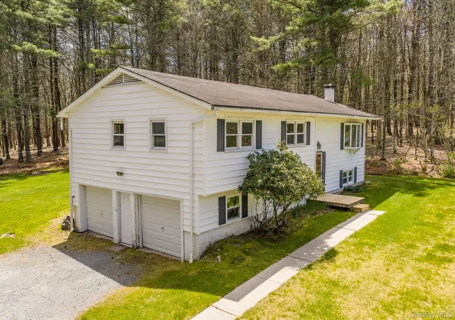 Homes for sale in Highland, NY | 87 Airport Rd, Highland, NY 12732 | MLS# 952895