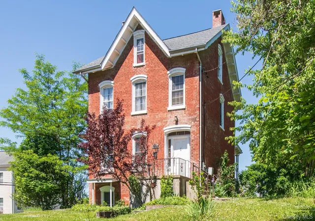Photo 2 of Sale Pending at 33 Cliff St, Beacon, NY 12508 | MLS# 952958 | Listing updated on 2026-09-15