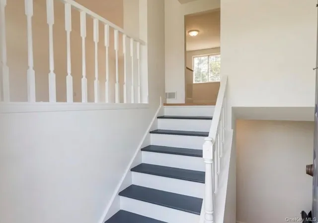 Photo 4 of Single family home for sale at 10 Victor Rd, Beacon, NY 12508 | MLS# 952959 | Listing updated on 2026-09-30