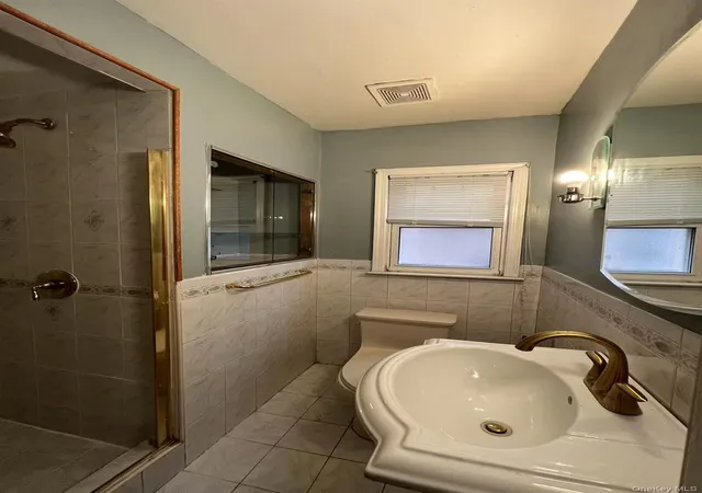 Photo 3 of Sale Pending at 8517 115th Street, Richmond Hill, NY 11418 | MLS# 952989 | Listing updated on 2026-03-14