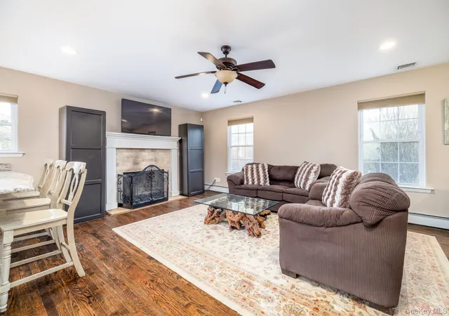 Photo 3 of Sale Pending at 12 Summit St, Brookhaven, NY 11772 | MLS# 953181 | Listing updated on 2026-08-20