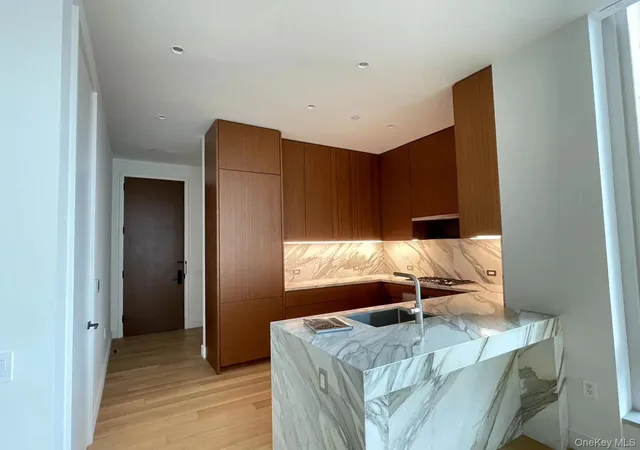 17th image of 15 E 30th St #17E, New York, NY 10016 | MLS# 953261