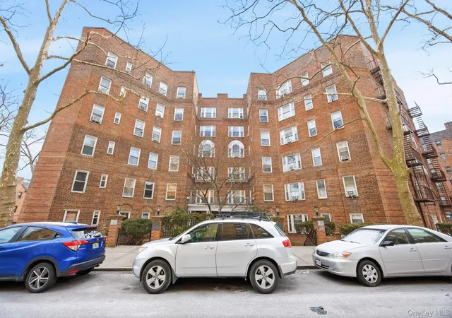 Listing Photo 2 - Condo for sale in building located at 12416 84Th Rd, New York, NY 11415 - Unit #2E
