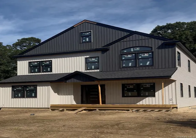 Photo 2 of Single family home for sale at 500 Summer Ln, Southold, NY 11971 | MLS# 953464 | Listing updated on 2026-09-23