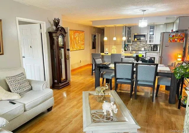 2nd image of 75 22 Parsons Blvd #D3, Fresh Meadows, NY 11366 | MLS# 953564
