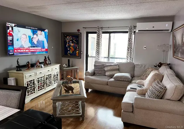 3rd image of 75-22 Parsons Blvd #D3, Fresh Meadows, NY 11366 | MLS# 953564