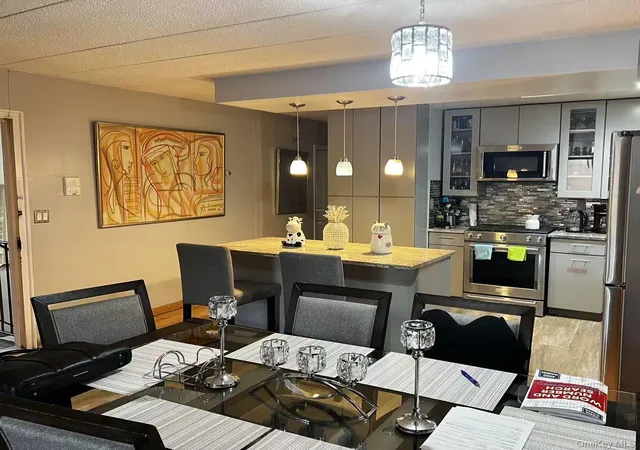 5th image of 75-22 Parsons Blvd #D3, Fresh Meadows, NY 11366 | MLS# 953564