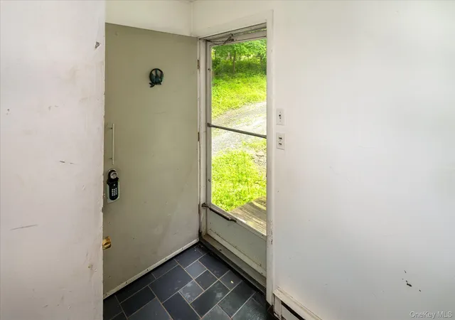 2nd image of 14 W Main St, Lewisboro, NY 10526 | MLS# 953662