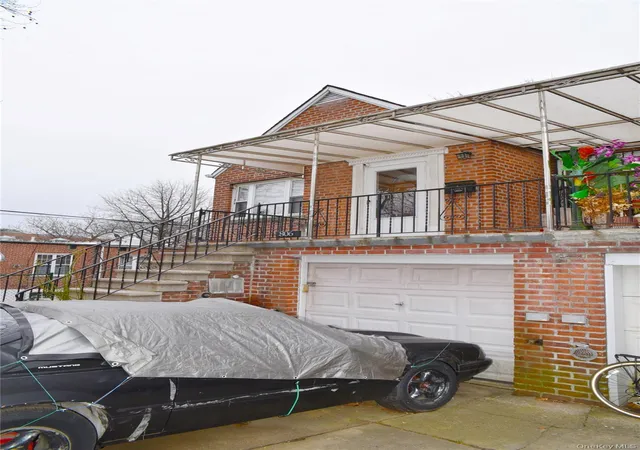 Photo 3 of Sale Pending at 806 Waring Ave, Bronx, NY 10467 | MLS# 953738 | Listing updated on 2026-03-12