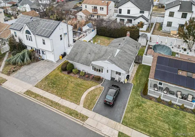 4th image of 17 Wilson Ln, Oyster Bay, NY 11714 | MLS# 953751