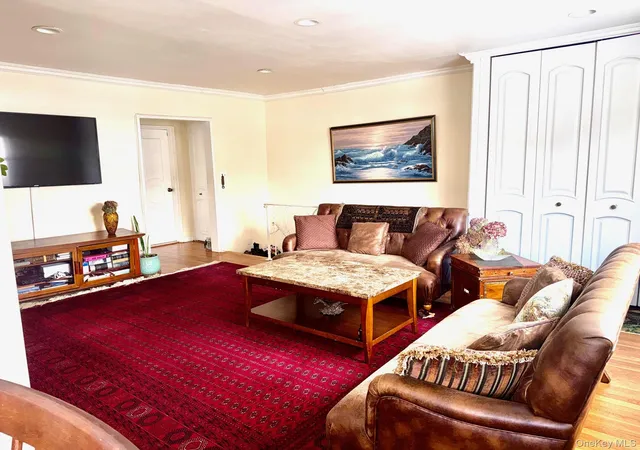 3rd image of Holliswood Gardens, New York, NY 11423