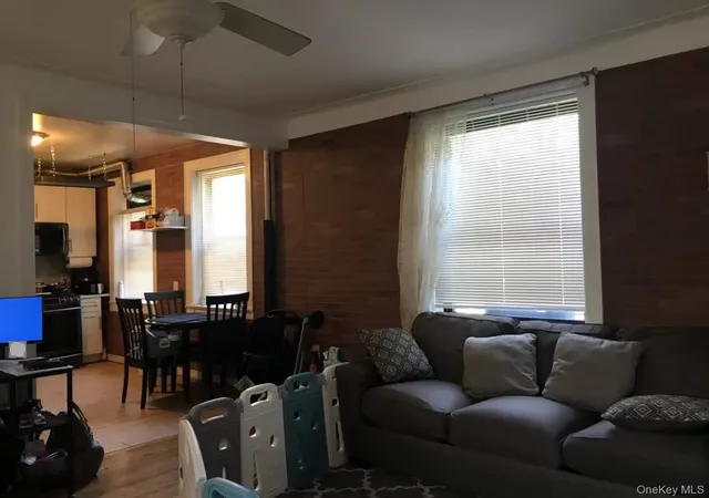 2nd image of 61 40 Saunders St #C5, Rego Park, NY 11374 | MLS# 953837