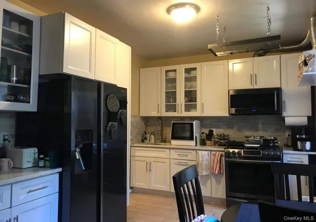 3rd image of 61-40 Saunders St #C5, Rego Park, NY 11374 | MLS# 953837
