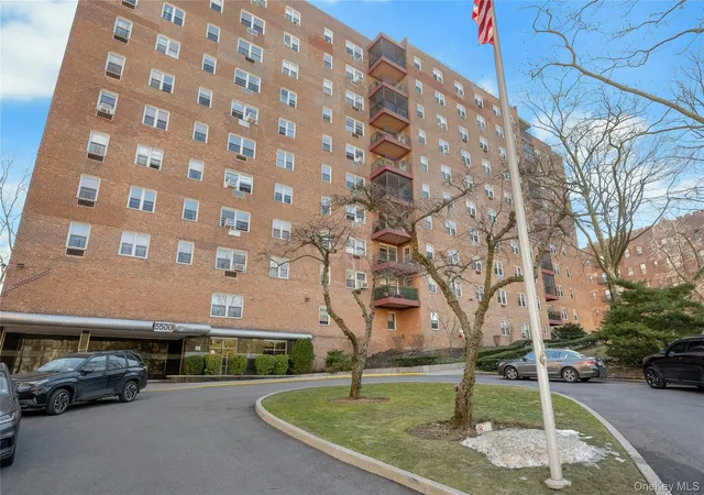 1st image of Fieldstondale, New York, NY 10471
