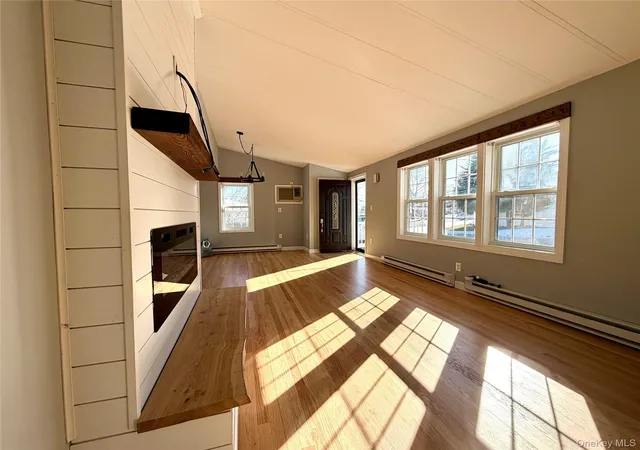 2nd image of 101 Rosevale Ave E, Ronkonkoma, NY 11779 | MLS# 953869